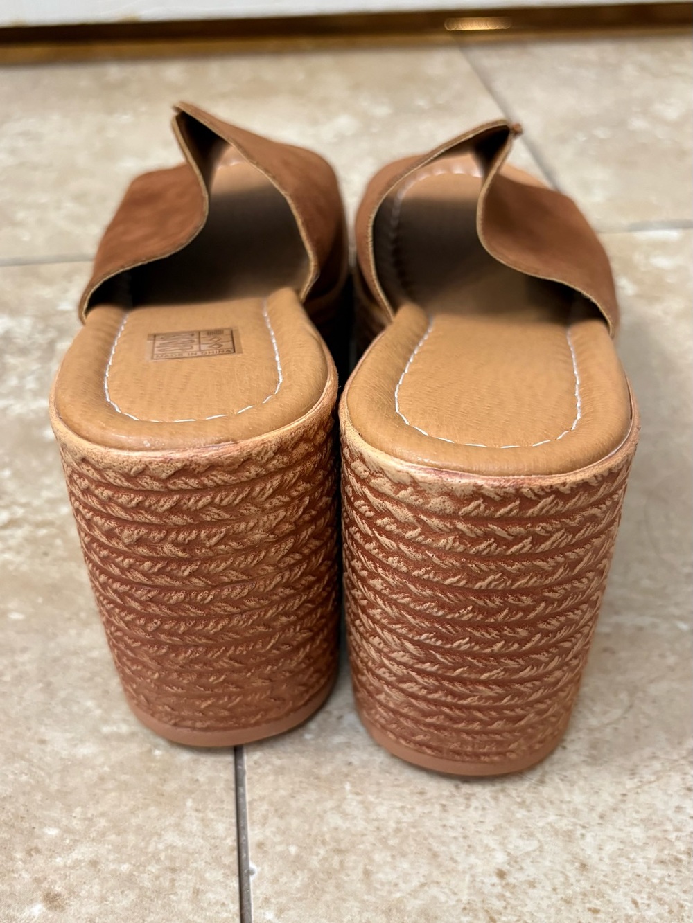 New women’s size 6 Women’s Brown Suede Platform Slide Sandals - Picture 4 of 5